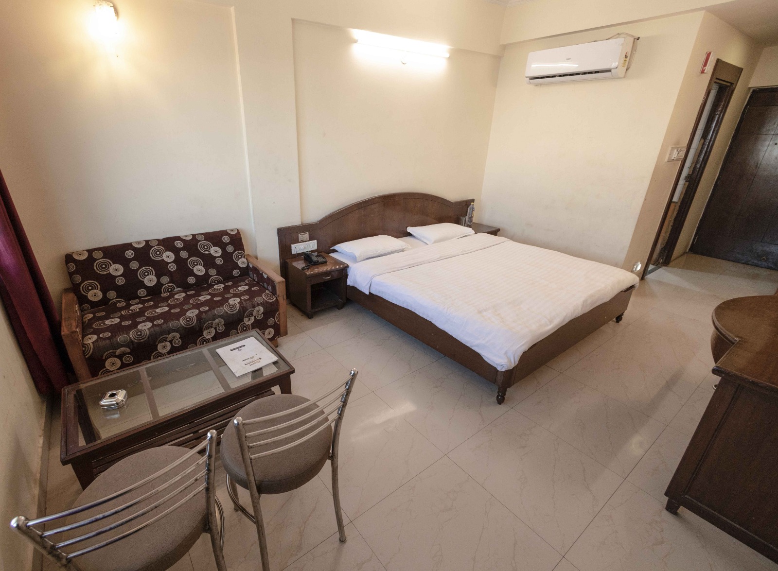 Hotels near mahakal temple in ujjain - Executive room