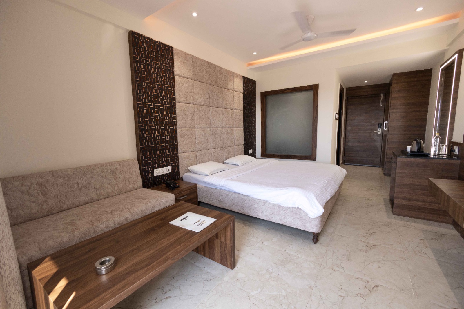Hotels near mahakal temple in ujjain - bar area